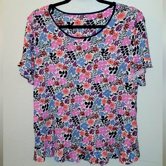 kate spade Tops - Kate Spade floral top with ruffle hem and sleeves Sz. L